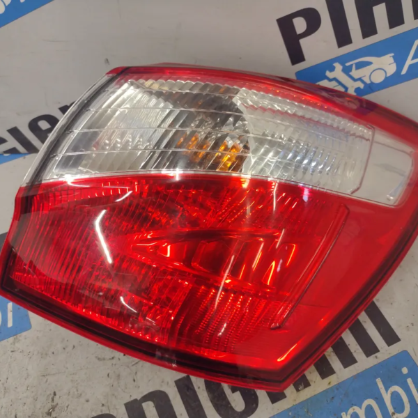 Faro posteriore est. destra Nissan Qashqai (2010 – 2014) 1.5 81 KW diesel 26550BR00A K9K
