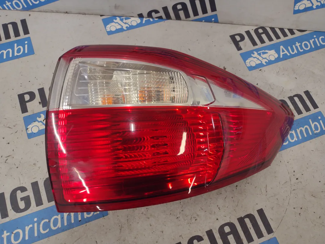 Faro posteriore est. Ford C-MAX 2012 1767526