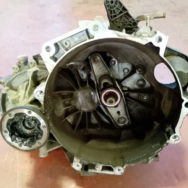 Cambio-6 marce Volkswagen MAGGIOLINO 2012