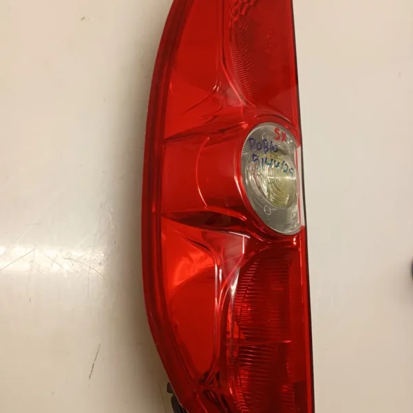 Faro posteriore sinistra Fiat Doblo’ (2009 – 2015) 1.6 77 KW diesel 51830565 198A3000