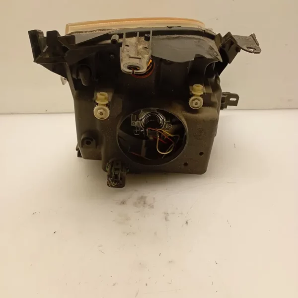 Faro ant. sinistra Ford Fusion (2002 – oggi) 1.4 50 KW diesel 1526786 F6JB
