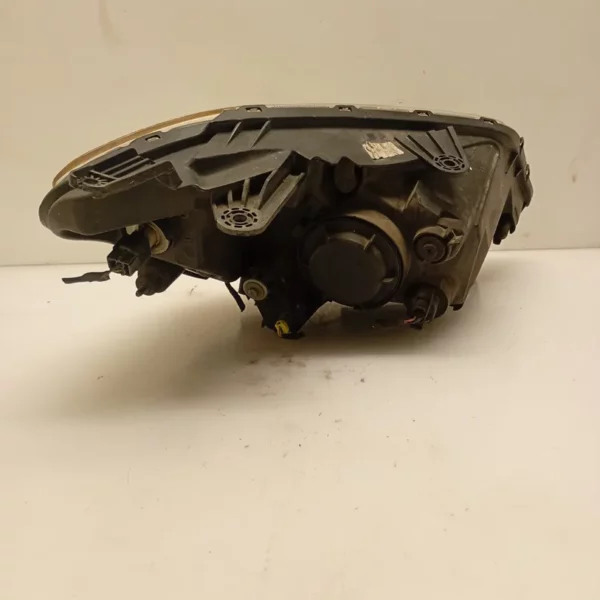 Faro ant. Ssangyong KORANDO 2012 8310534000