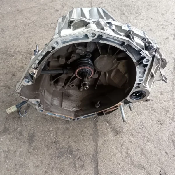 Cambio completo Renault Megane 3a Serie (2008 – oggi) 1.5 81 KW diesel 8201184199 K9K J8