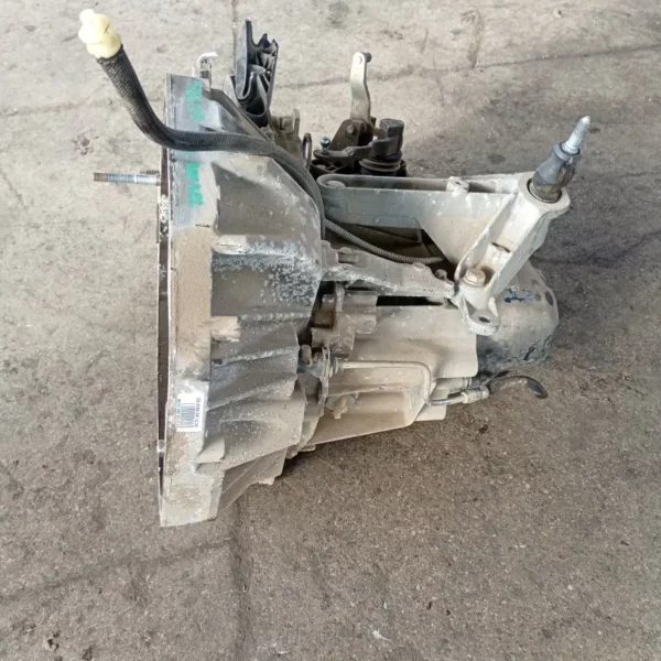 Cambio completo Dacia DUSTER 2012 8200939505