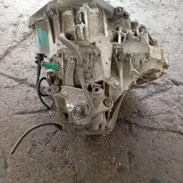 Cambio completo Nissan JUKE 2012 320101KG0C