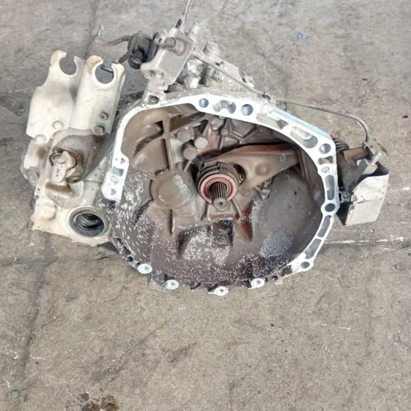 Cambio completo Toyota Yaris (2001 – 2005) 1.3 64 KW benzina 303000D020 2SZ FE