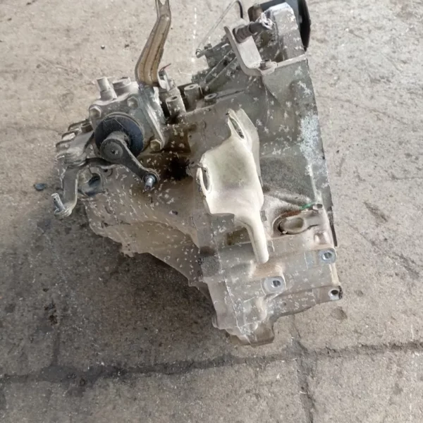 Cambio completo Toyota Yaris (2001 – 2005) 1.3 64 KW benzina 303000D020 2SZ FE