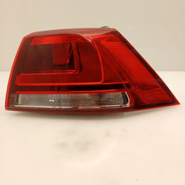 Faro posteriore est. Volkswagen GOLF 2014 5G0945208