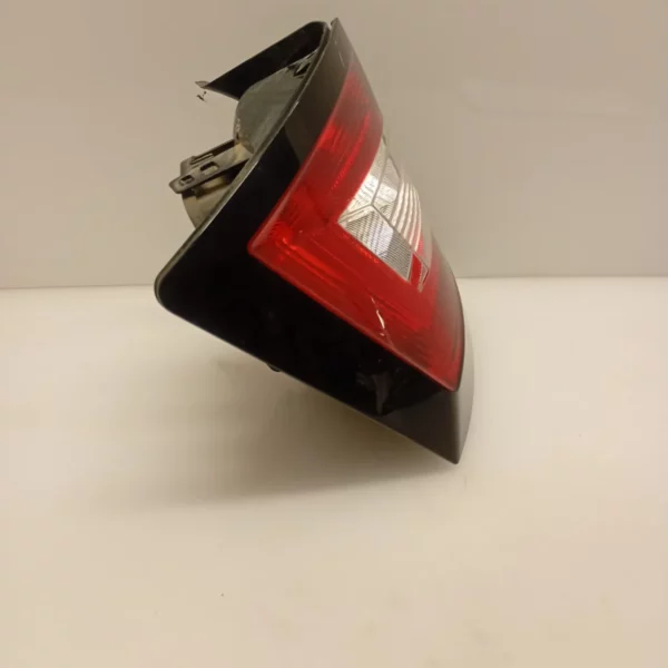 Faro posteriore Skoda FABIA 2016 6V6945111