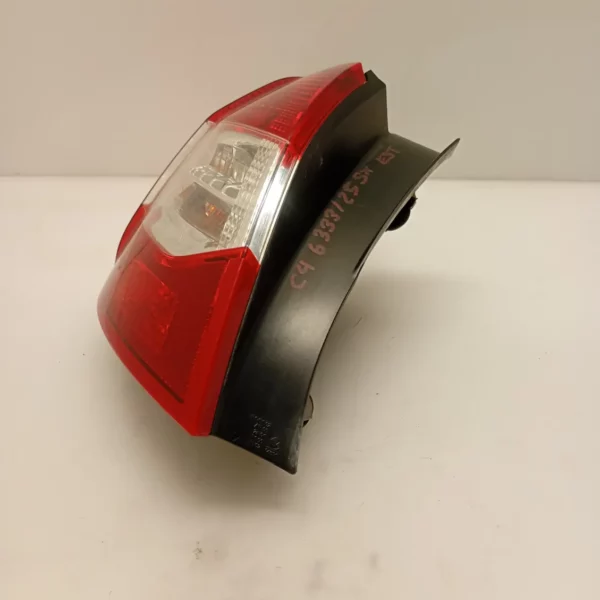 Faro posteriore est. Citroen C4 2011 6350KS