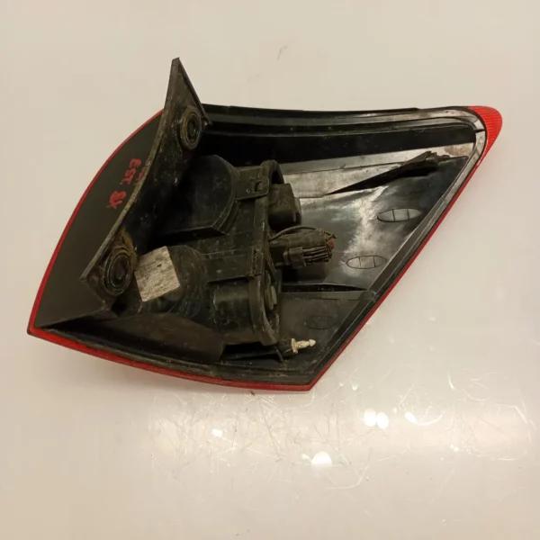 Faro posteriore est. sinistra Nissan Qashqai (2007 – 2010) 1.5 78 KW diesel 26555BR00A K9K