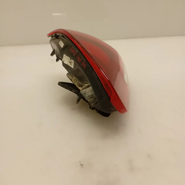 Faro posteriore int. destra Peugeot 2008 2019 1.5 75 KW diesel 9814757280 YH01