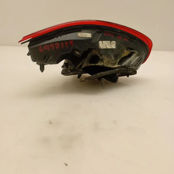 Faro posteriore int. destra Peugeot 2008 2019 1.5 75 KW diesel 9814757280 YH01