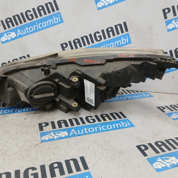 Faro ant. Opel ASTRA 2011 13398145