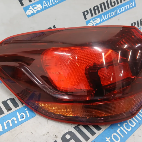 Faro posteriore est. Opel ASTRA 2011 13282242