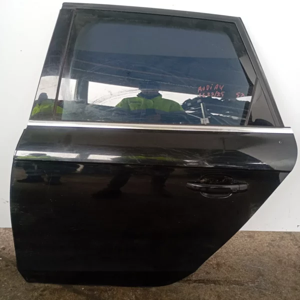 Porta posteriore Audi A4 2011 8K9833051D