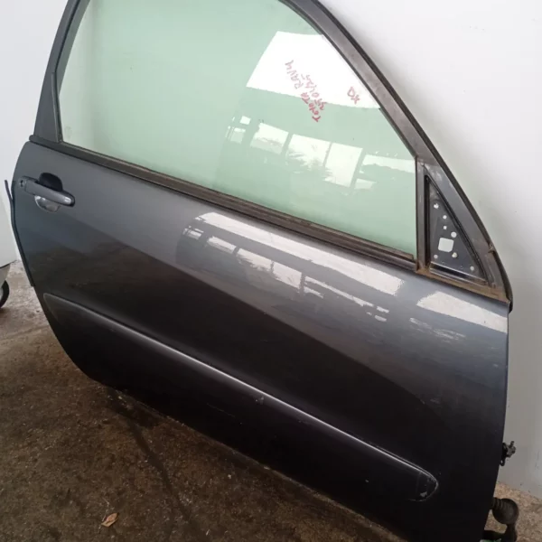 Porta anteriore destra Toyota Rav 4 2a Serie (2000 – 2006) 2.0 85 KW diesel 6700142100 1CD FTV