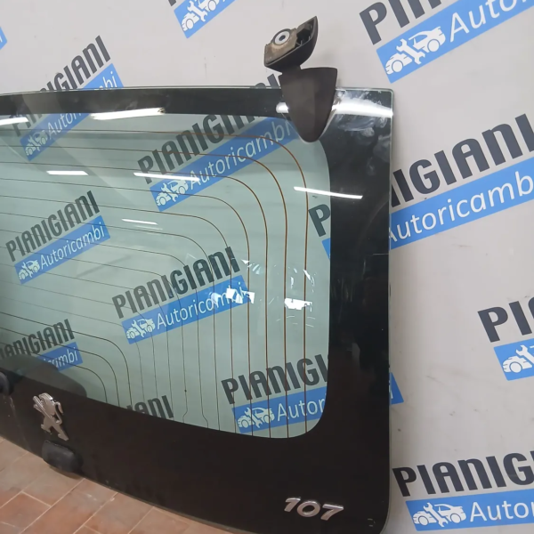 Lunotto Peugeot 107 (2005 – oggi) 1.0 50 KW benzina 1607989380 1KR