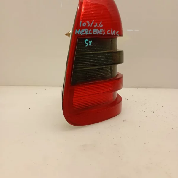 Faro posteriore est. Mercedes Benz Classe C 1995