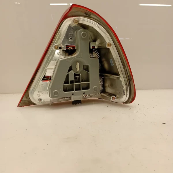 Faro posteriore est. Mercedes Benz Classe C 1995