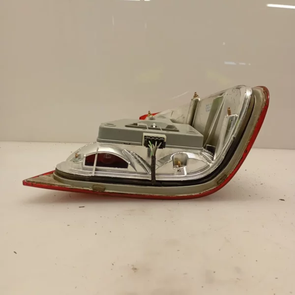 Faro posteriore est. Mercedes Benz Classe C 1995