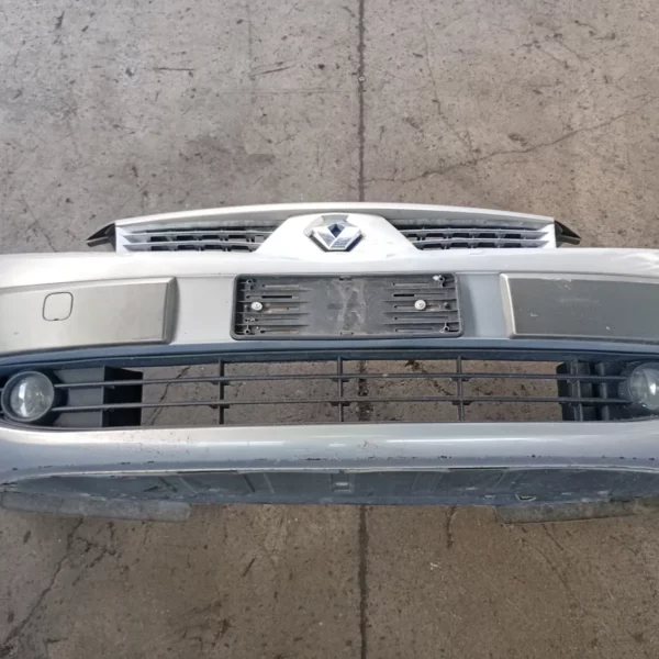 Paraurti anteriore Renault Scenic 2a Serie (2003 – 2009) 1.6 82 KW benzina 7701477299 K4M T7