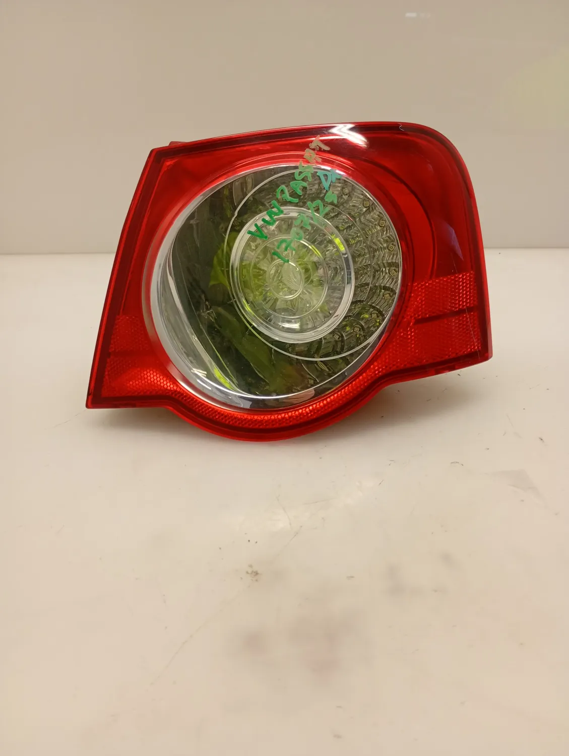 Faro posteriore est. destra Volkswagen Passat (2005 – 2010) 2.0 81 KW diesel 3C5945096H CBD