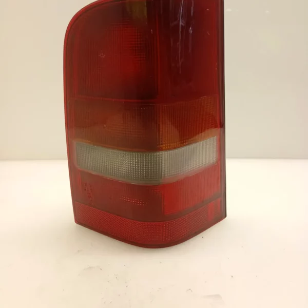 Faro posteriore Mercedes Benz VITO 2000 A6388201764