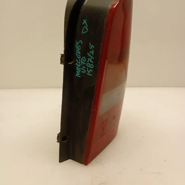 Faro posteriore Mercedes Benz VITO 2000 A6388201764