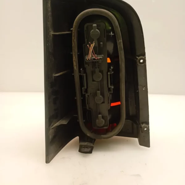 Faro posteriore Mercedes Benz VITO 2000 A6388201764