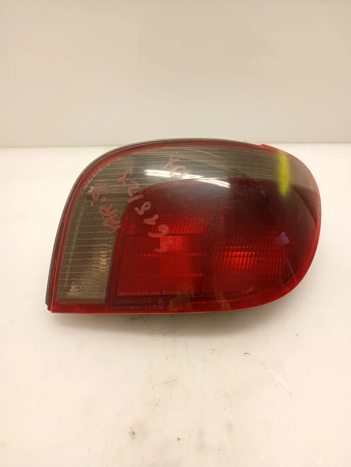 Faro posteriore Toyota Yaris 2002 8155052130