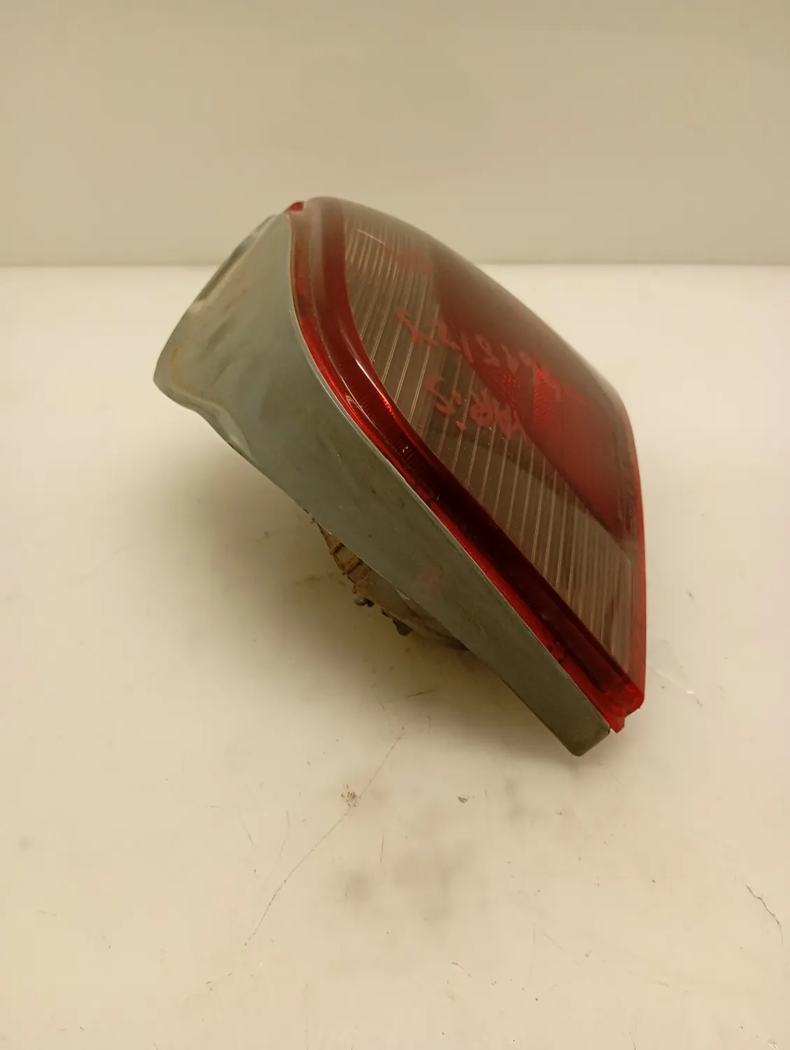 Faro posteriore Toyota Yaris 2002 8155052130