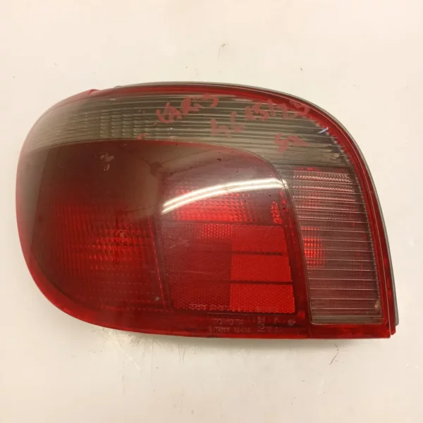 Faro posteriore sinistra Toyota Yaris (1999 – 2005) 1.4 55 KW diesel 8156052130 1ND TV