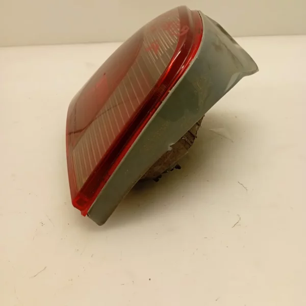 Faro posteriore sinistra Toyota Yaris (1999 – 2005) 1.4 55 KW diesel 8156052130 1ND TV