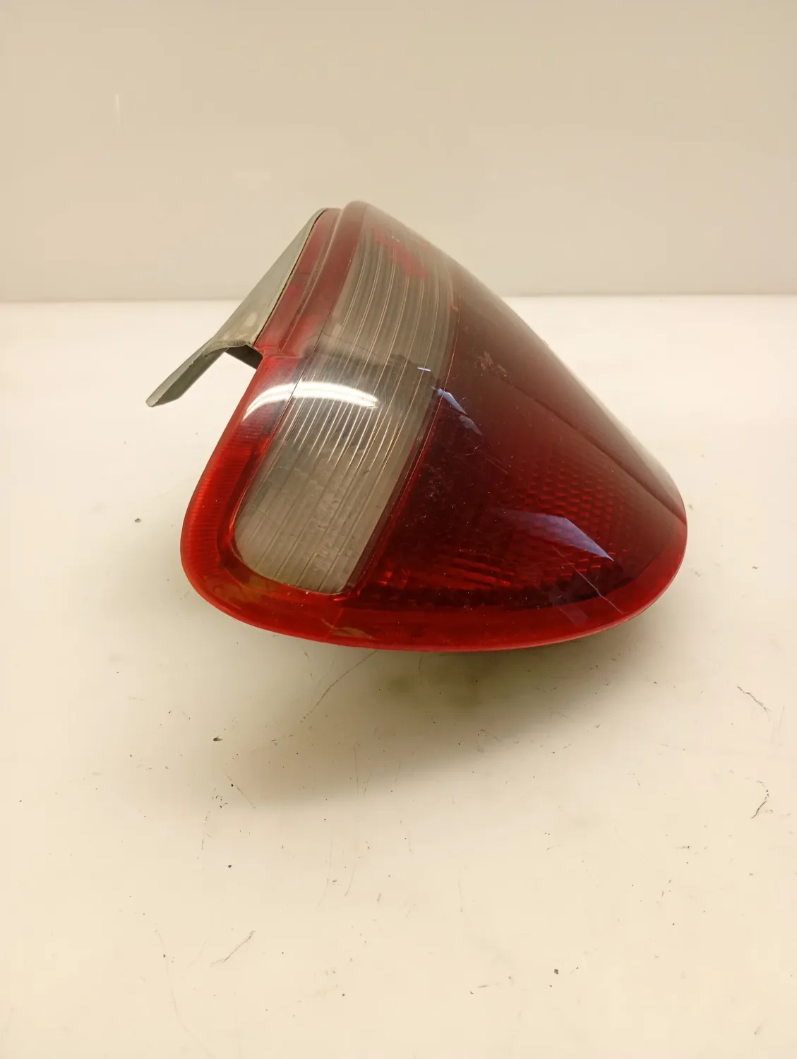 Faro posteriore Toyota Yaris 2002 8156052130