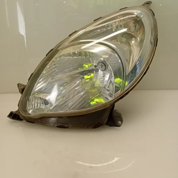 Faro ant. Toyota YARIS VERSO 2003 8115052390