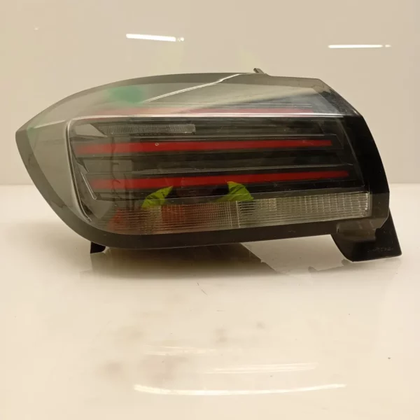 Faro posteriore Peugeot 208 2024 9823216880