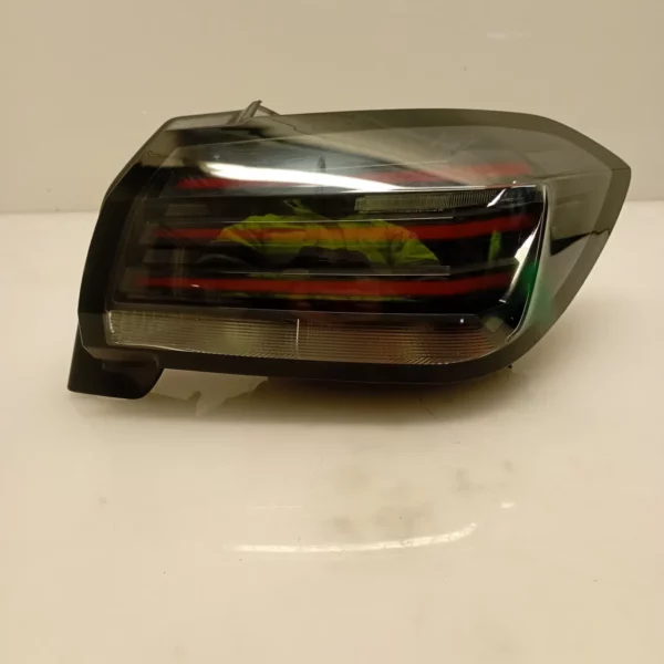 Faro posteriore Peugeot 208 2024 9823216680