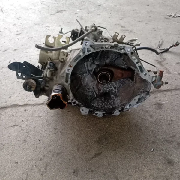 Cambio-5 marce Toyota Yaris 2002