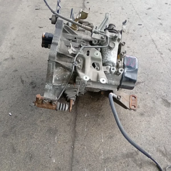 Cambio-5 marce Toyota Yaris 2002