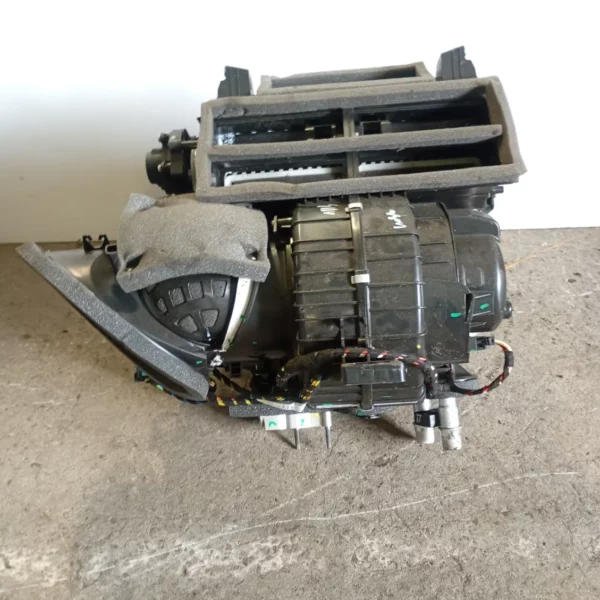 Ventola motorino ventilazione abitacolo Peugeot 208 2024