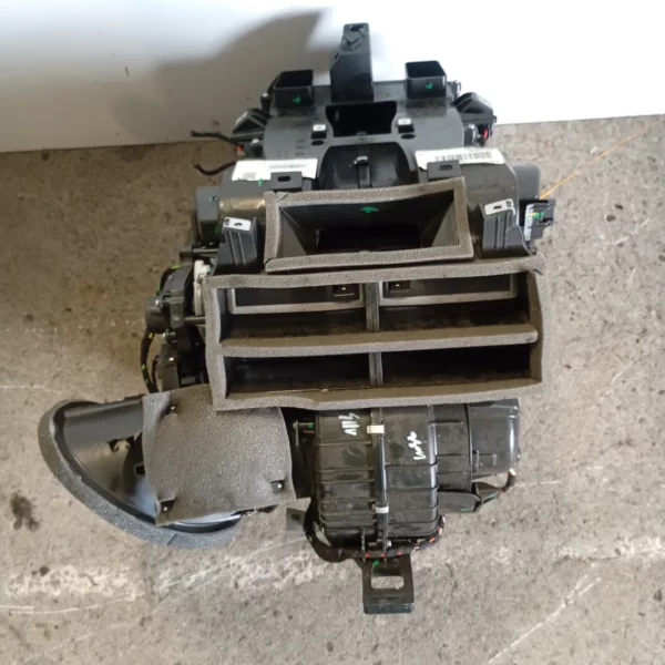 Ventola motorino ventilazione abitacolo Peugeot 208 2024