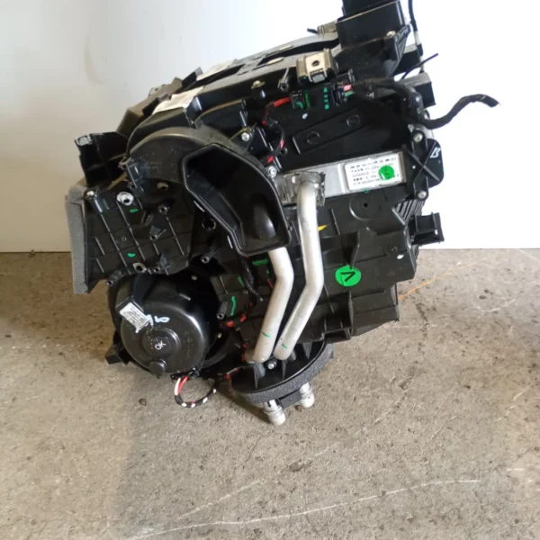 Ventola motorino ventilazione abitacolo Peugeot 208 2024