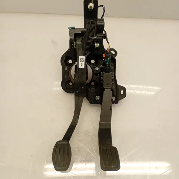 Pedaliera completo Peugeot 208 2024