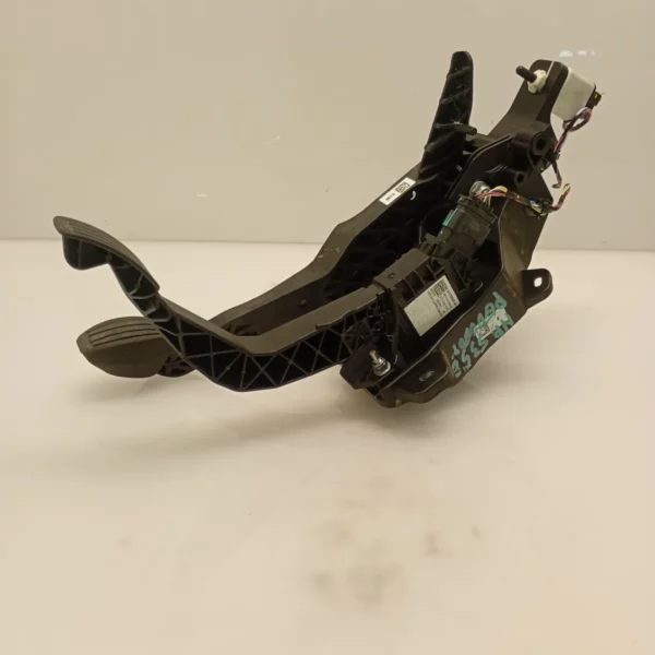 Pedaliera completo Peugeot 208 2024