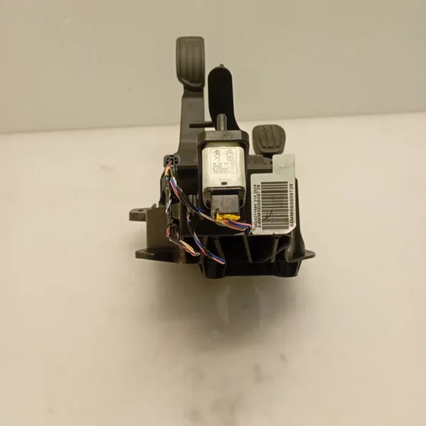 Pedaliera completo Peugeot 208 2024