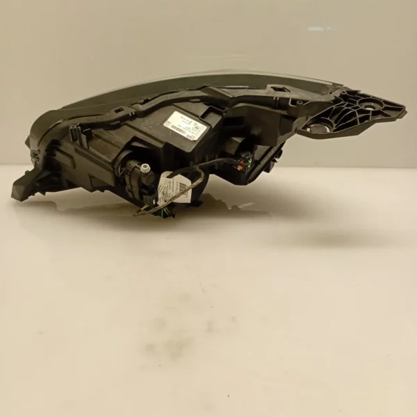 Faro ant. Peugeot 208 2024 9823193580