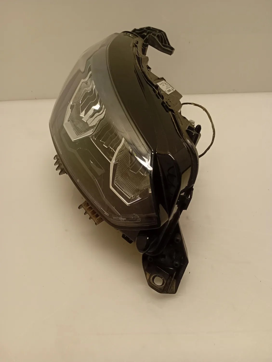 Faro ant. Peugeot 208 2024 9823193580