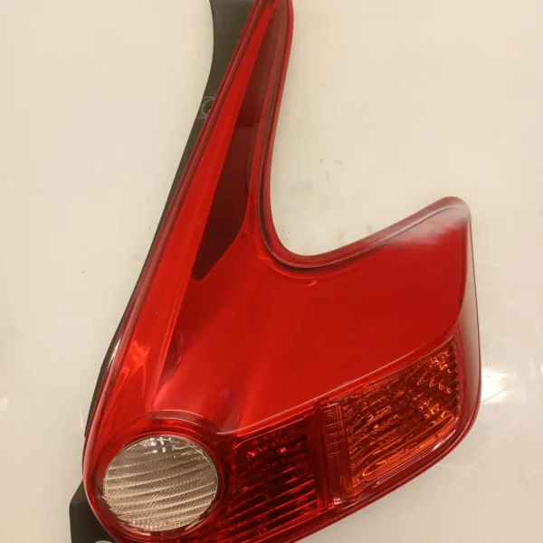 Faro posteriore Nissan JUKE 2012 265501KA0B