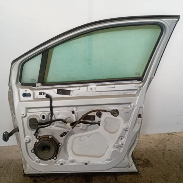 Porta anteriore destra Renault Captur (2013 – 2017) 1.5 66 KW diesel 801009996R K9K B6